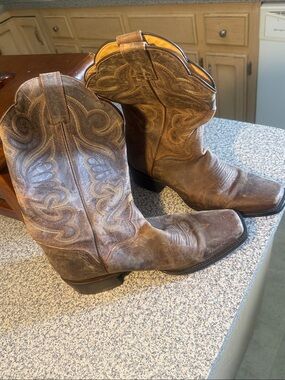 Men's Brown Cowboy Boots - Classic Western Style
